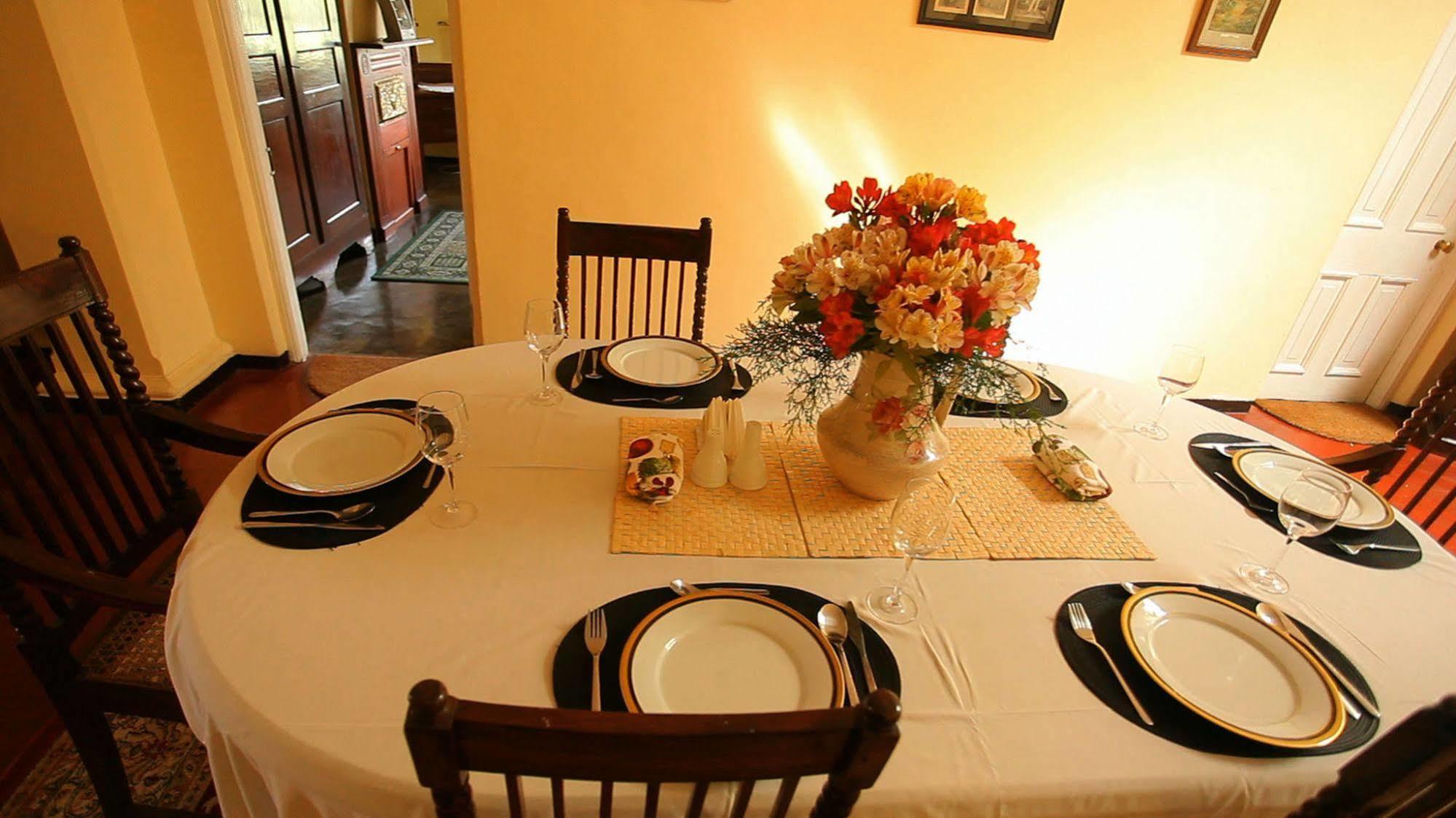 נוארה אליה Senani Colonial Holiday Bungalow מראה חיצוני תמונה