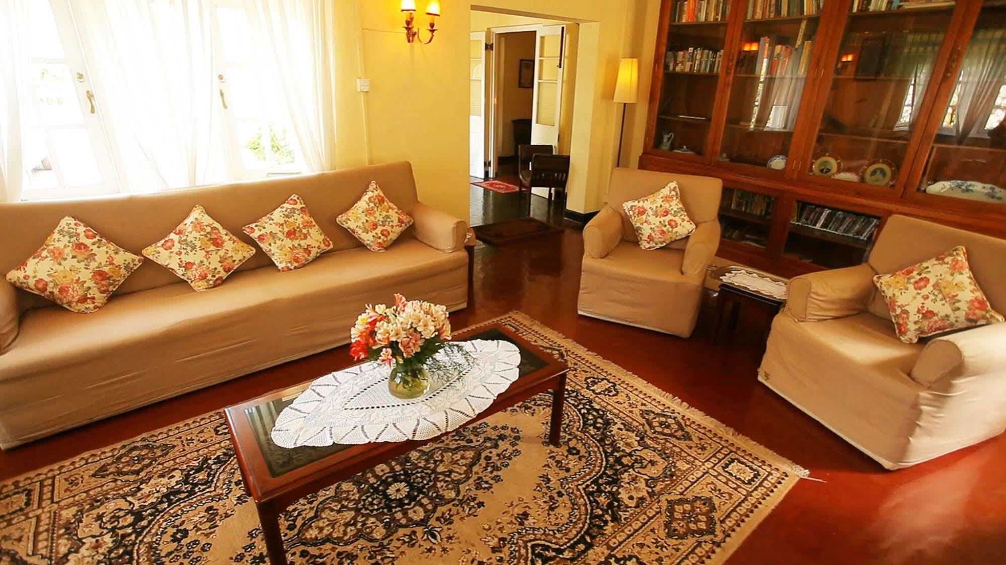 נוארה אליה Senani Colonial Holiday Bungalow מראה חיצוני תמונה