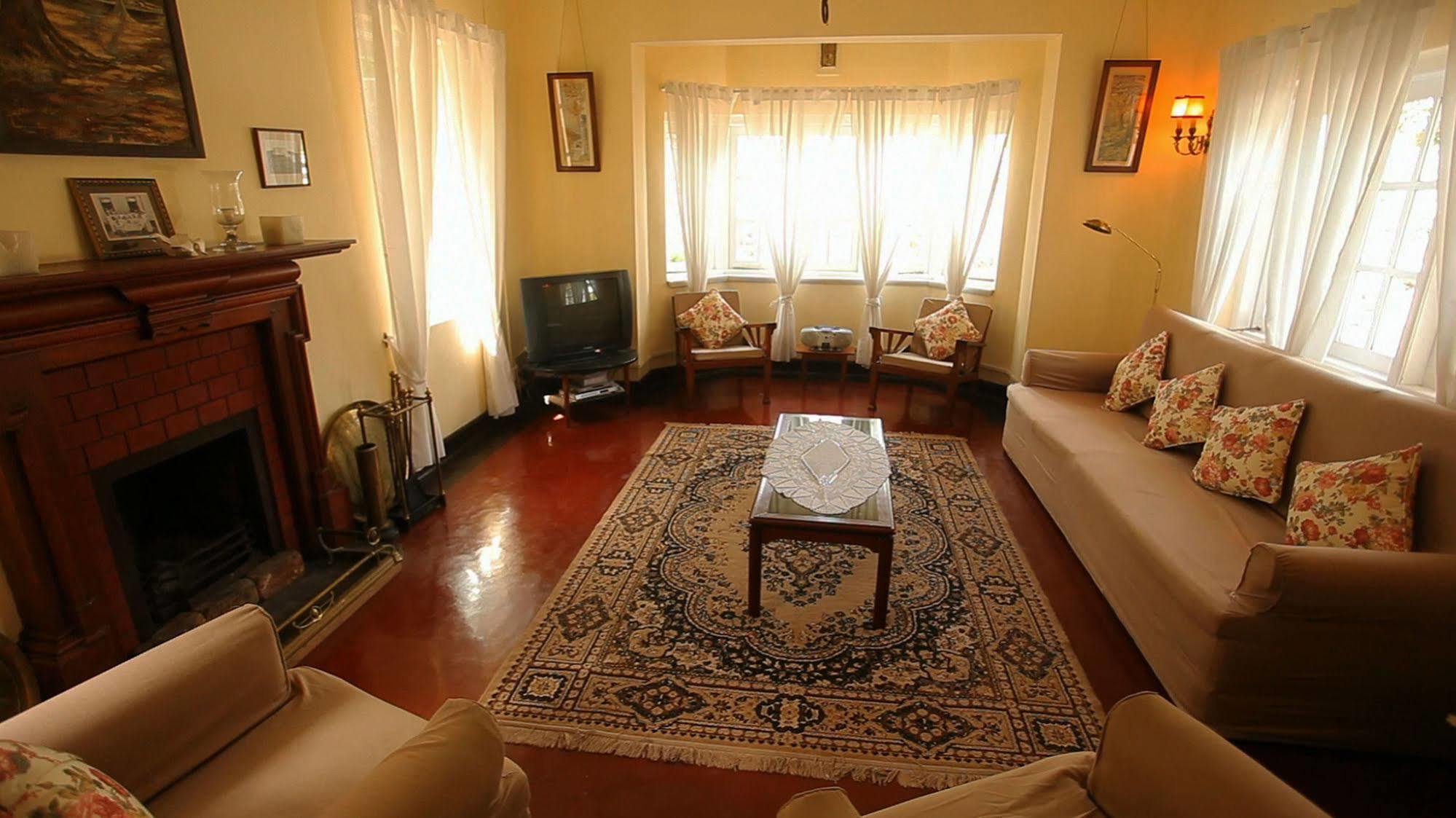 נוארה אליה Senani Colonial Holiday Bungalow מראה חיצוני תמונה